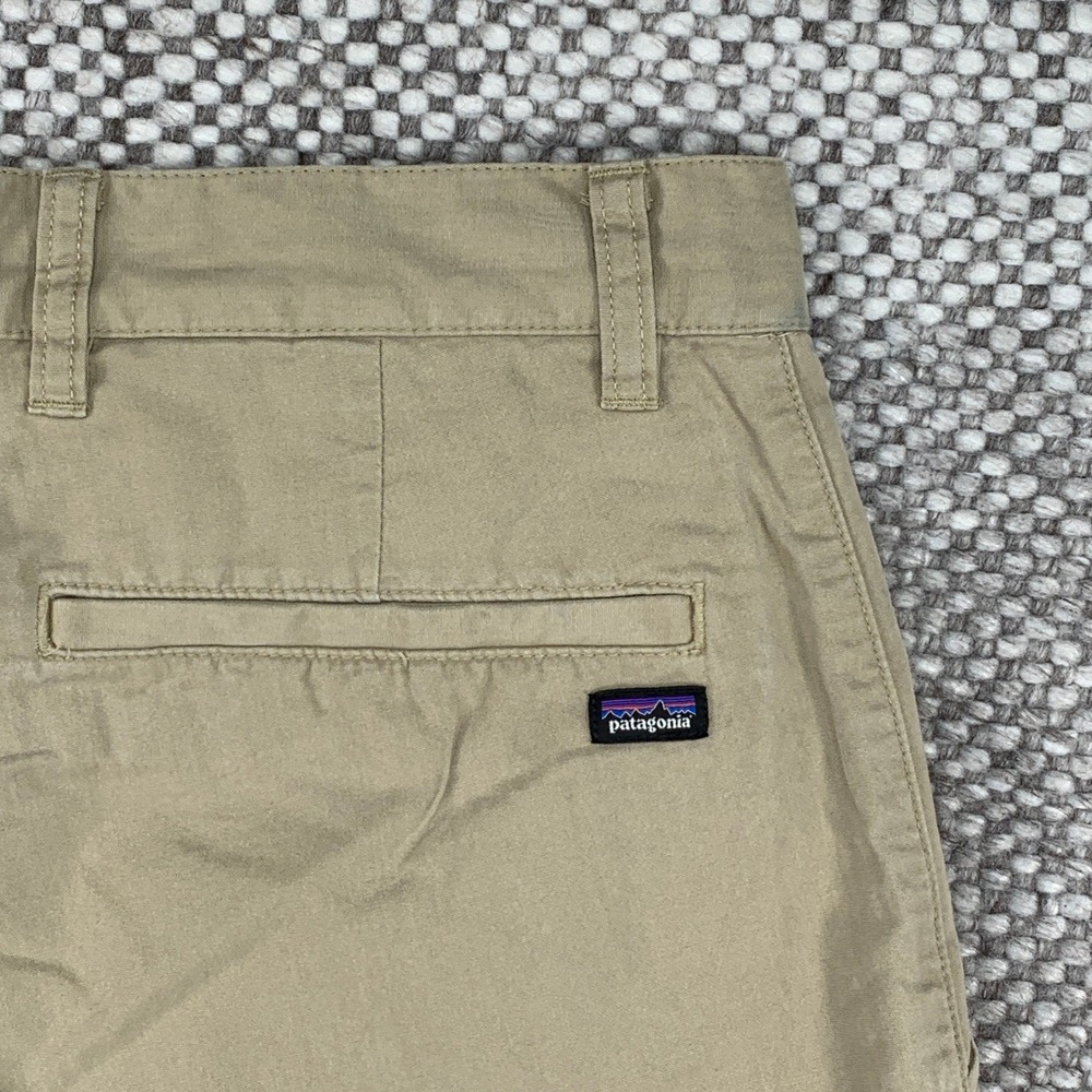 Patagonia Shorts Mens 30 Khaki Tan Organic Cotton Chino Hiking Casual 8.5 Inseam